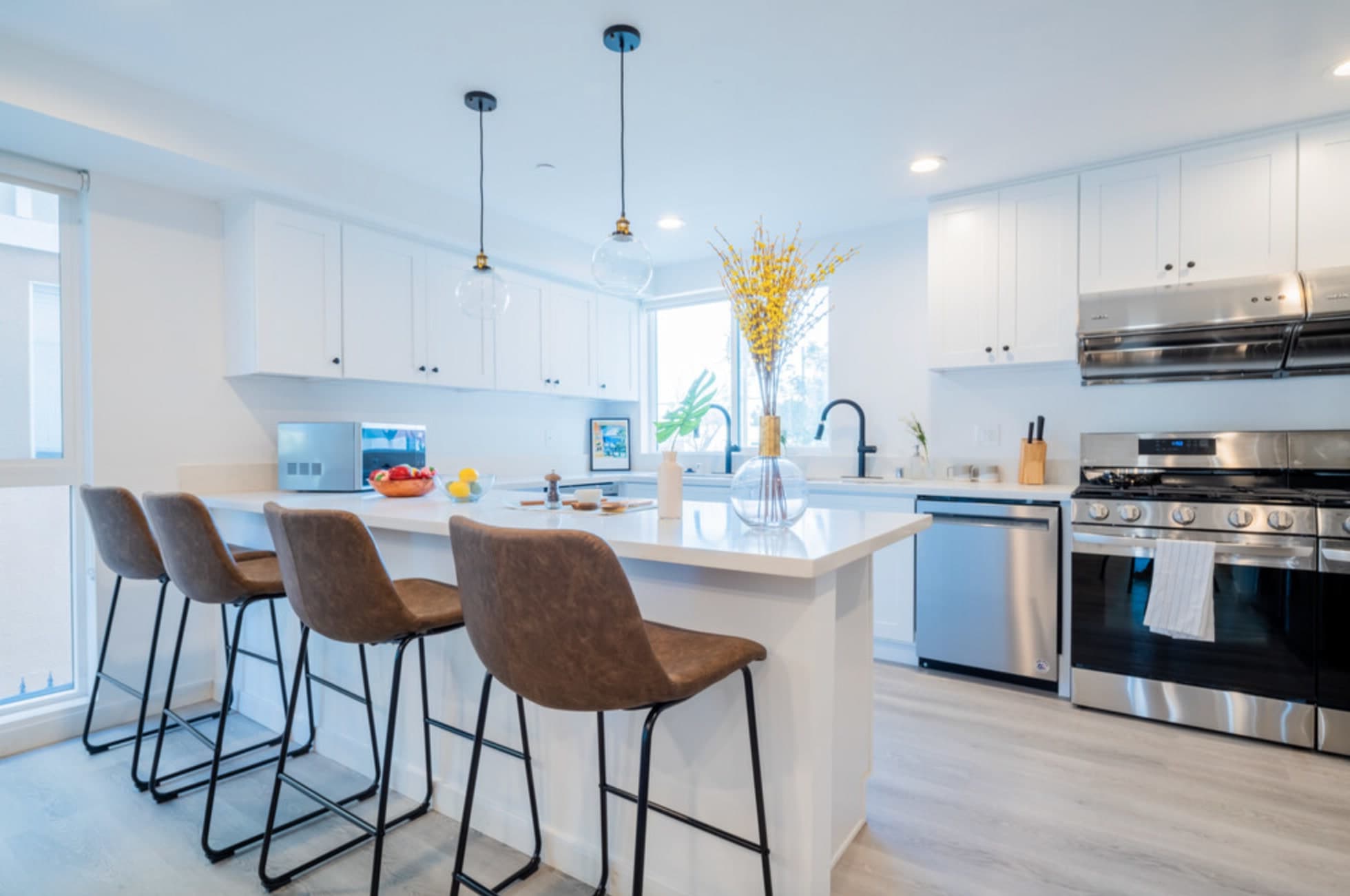 1815 W Adams Boulevard – photo 3