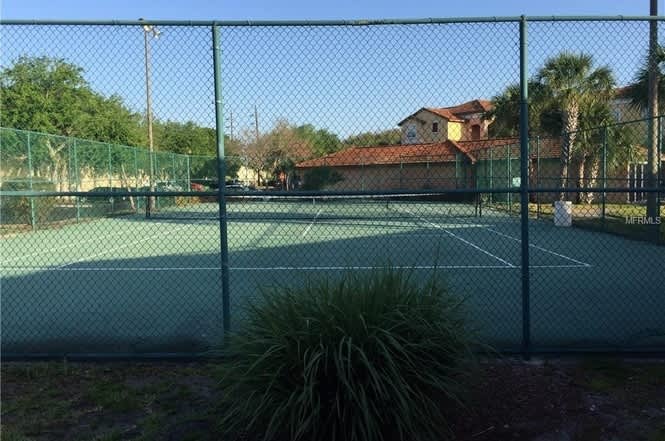 2 Bdrm Condo blocks from Universal Studios – photo 3