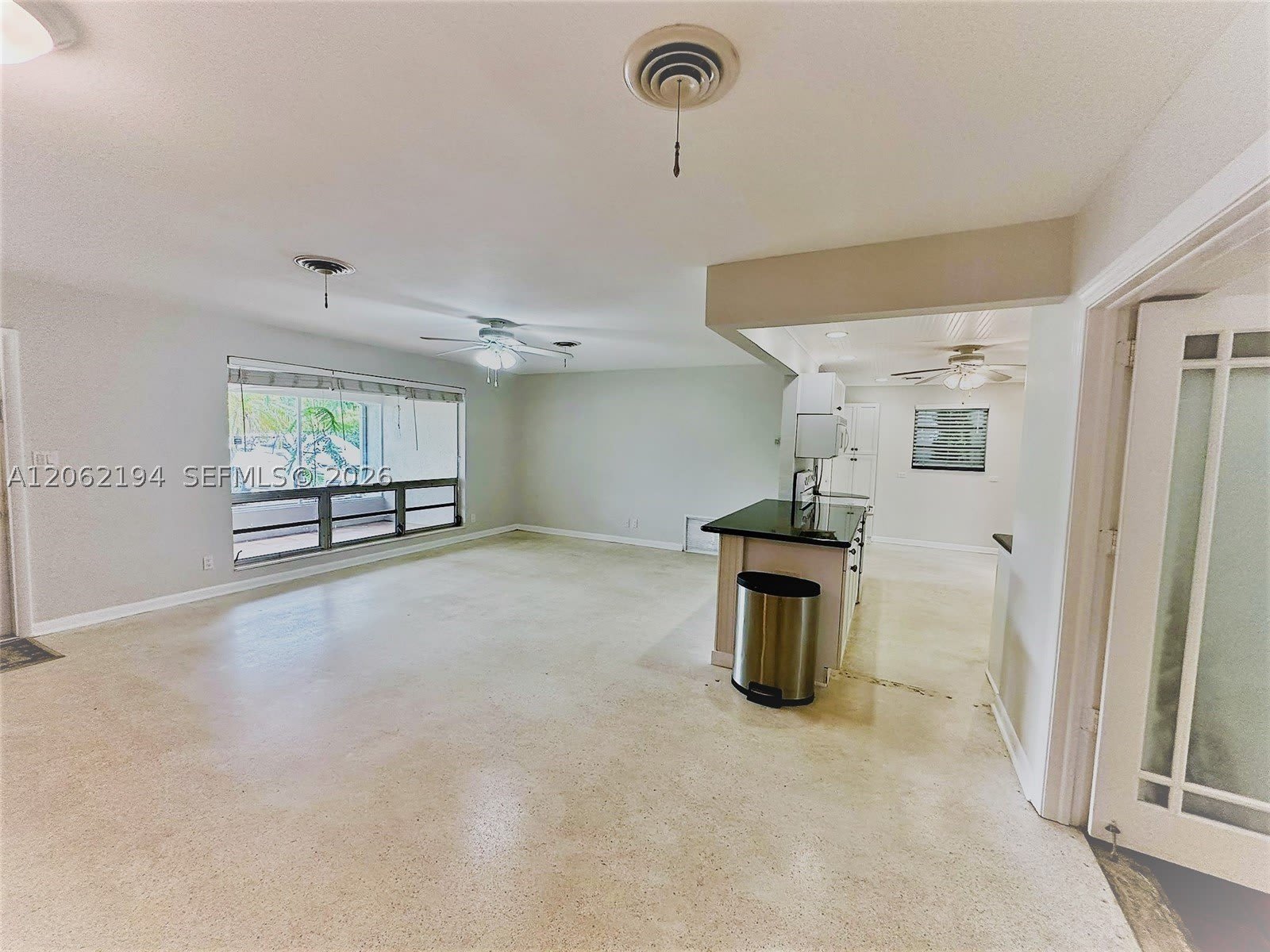 810 NW 8th Ave – photo 4