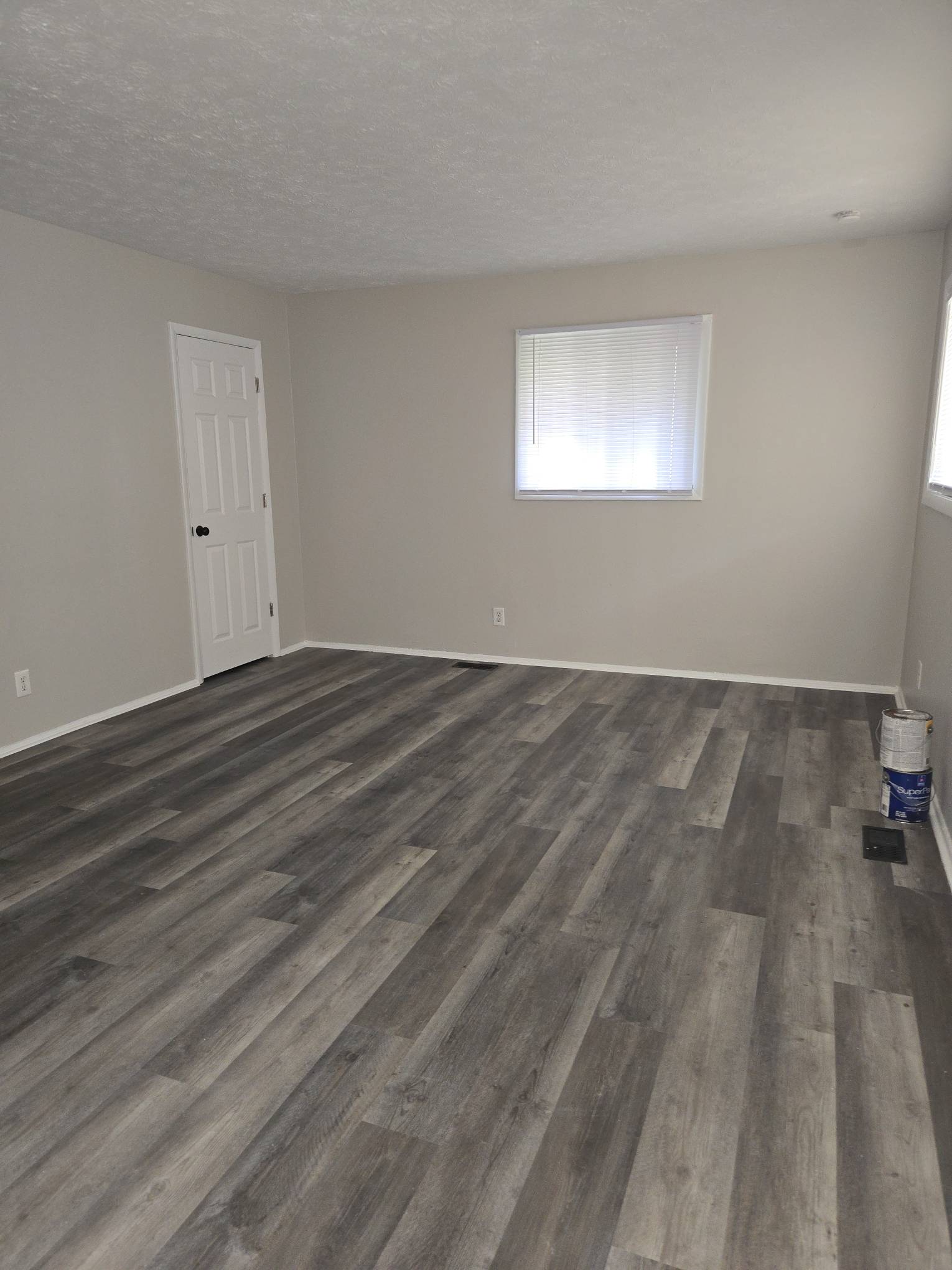 2817 East Riverside Drive – photo 3