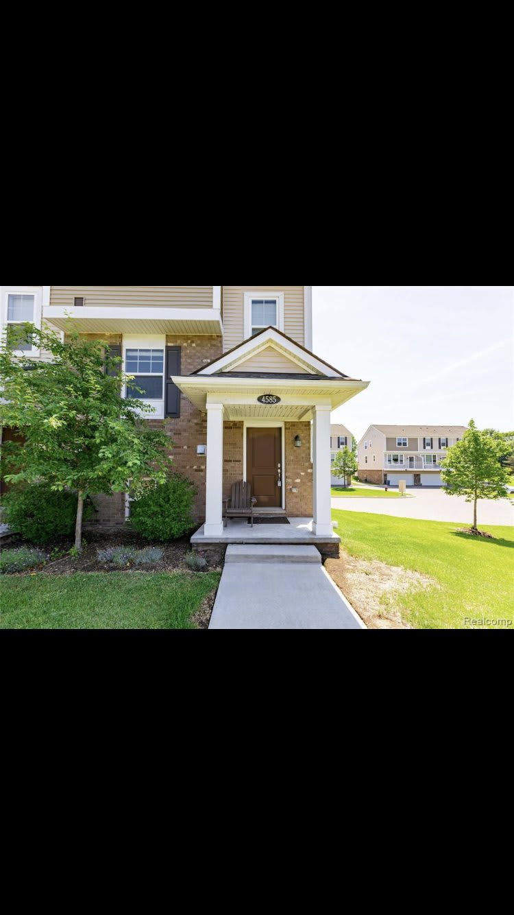 4585 Bradley Circle – photo 2