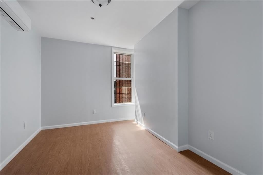 324 Eldert Street – photo 4