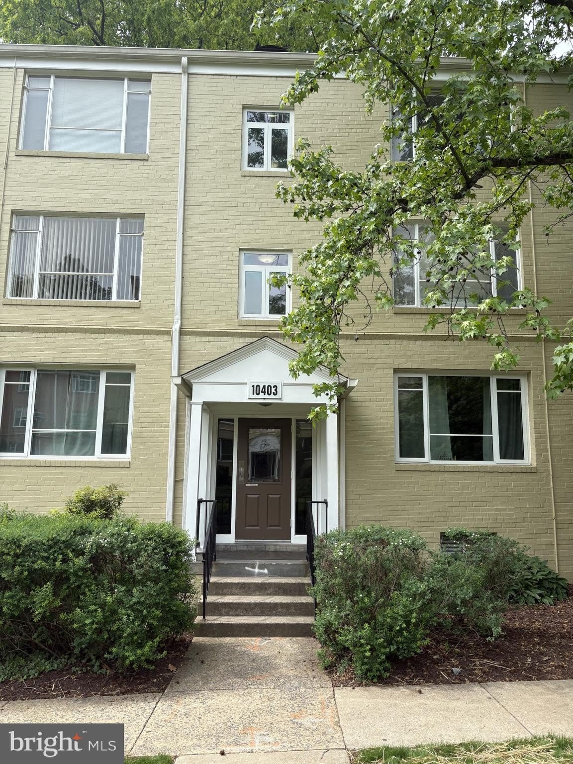 10403 MONTROSE Avenue – photo 1