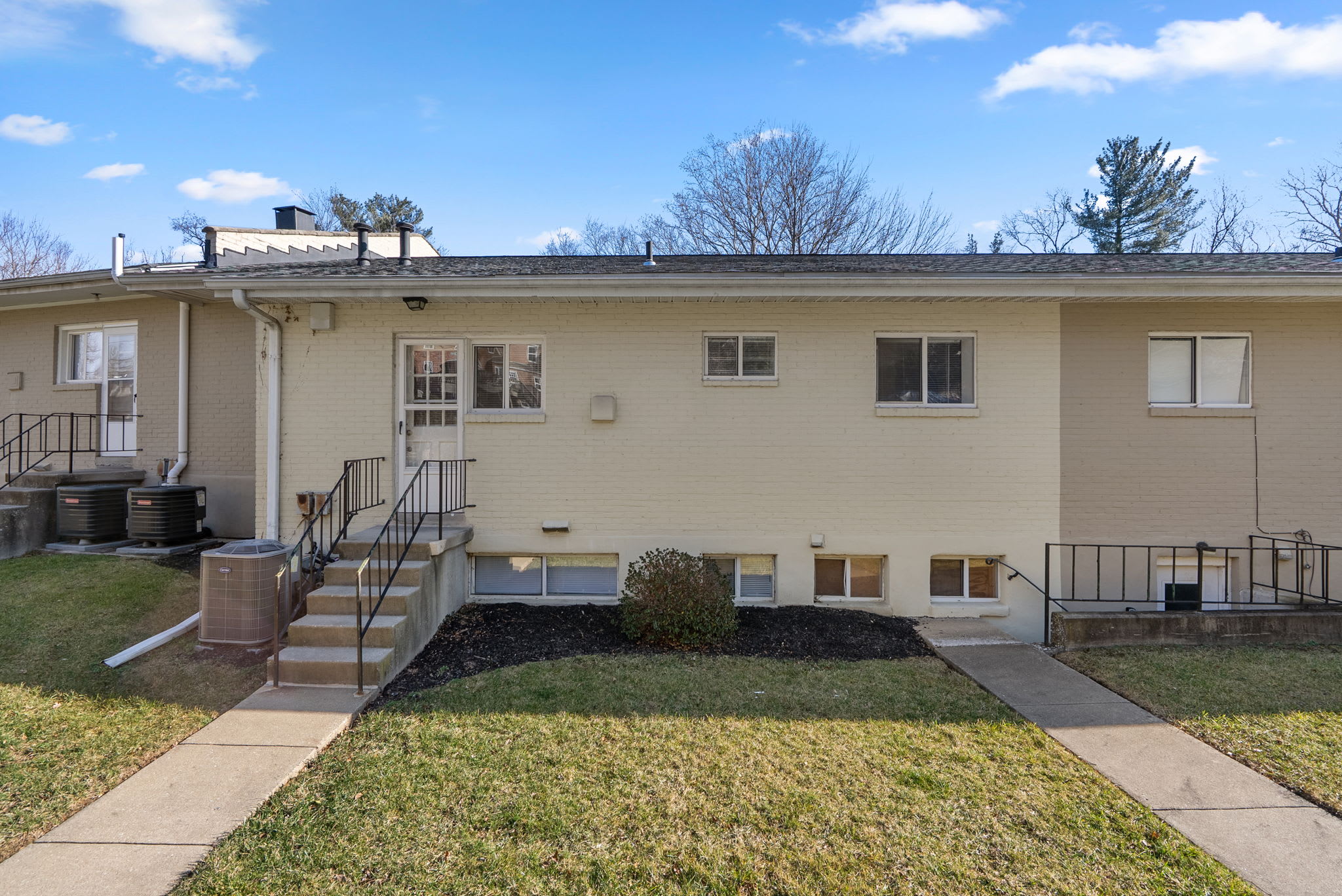 6112 Northwood Drive – photo 1