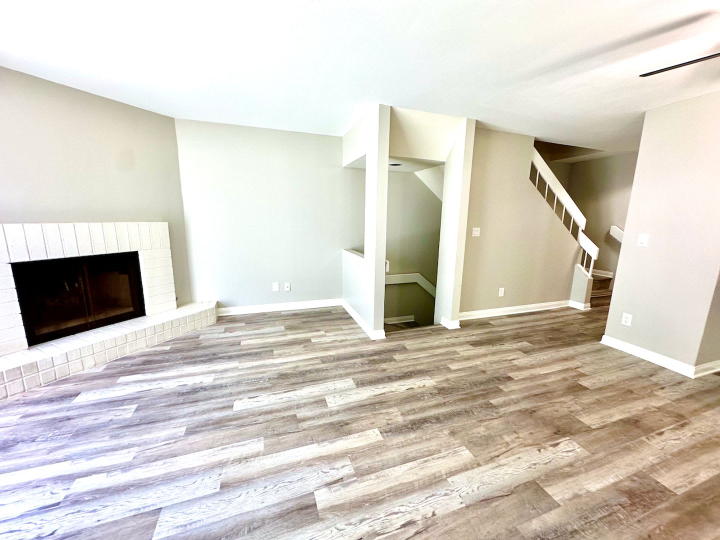 FOR RENT: 2Bd/1.5Ba Upgraded Townhome In The Highly Desirable Community Spindrift Del Mar – photo 4