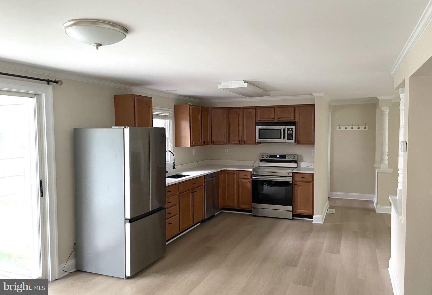 206 Willis Avenue – photo 2