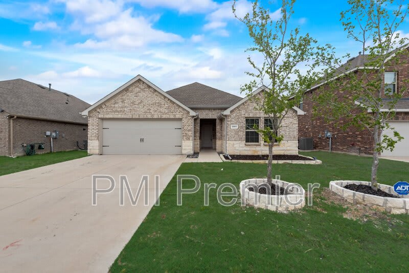 1501 Hidden Bluff Crossing – photo 1