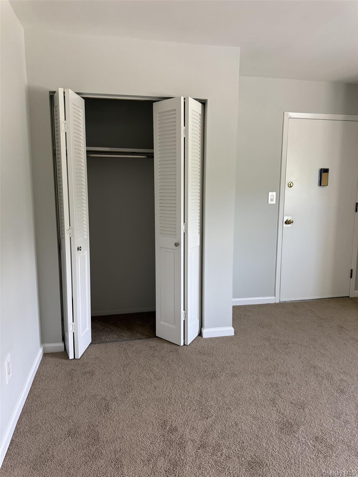 18 White Gate Drive – photo 2