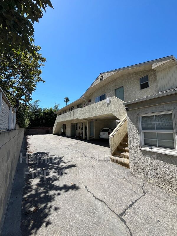 5723 Willowcrest Ave. – photo 1