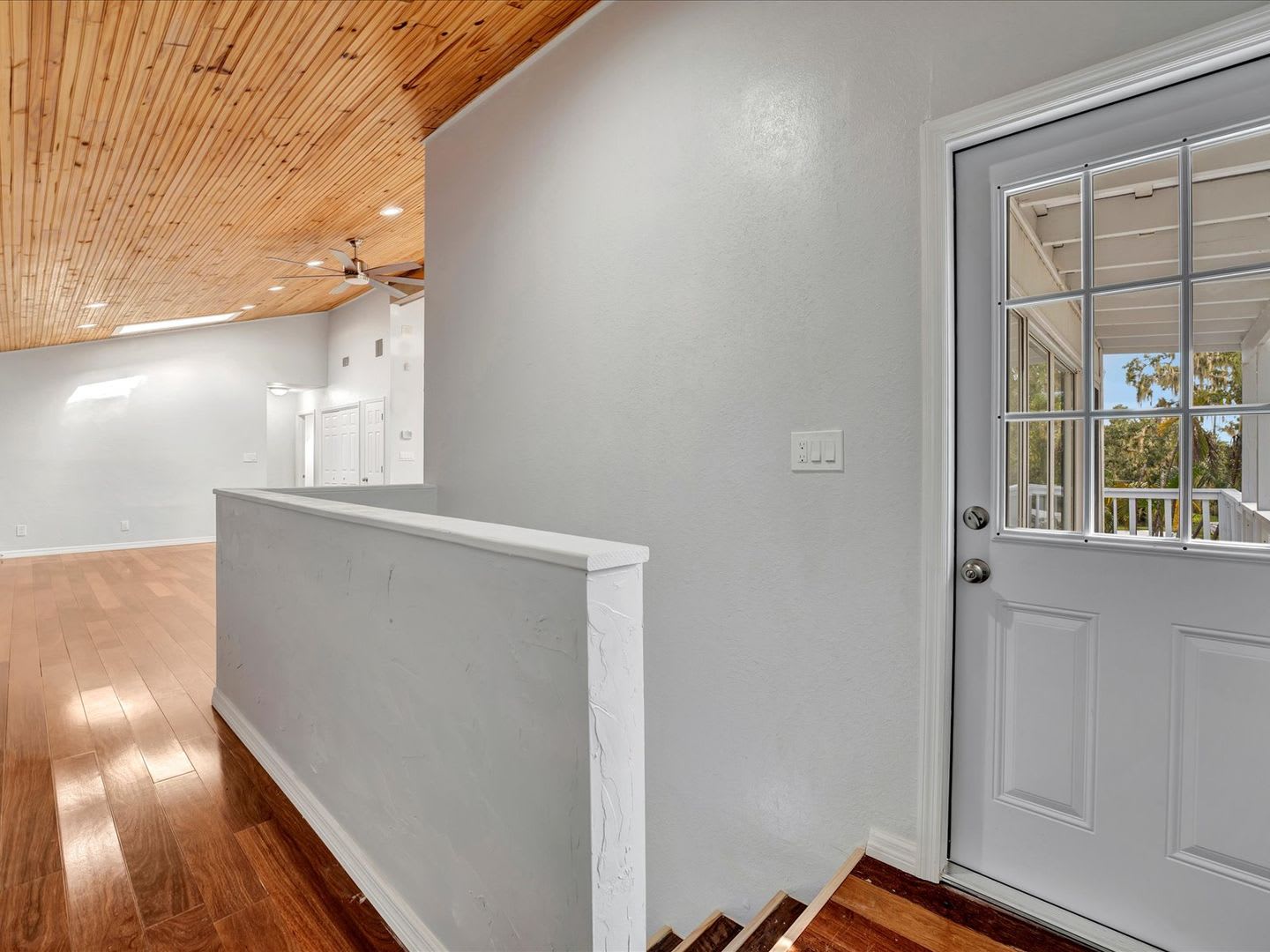 631 Harbor Ave – photo 4