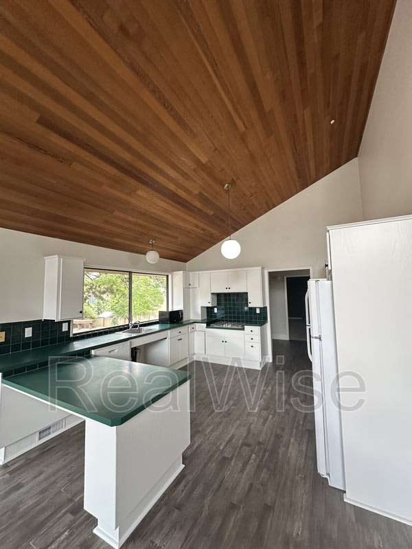 7730 SW Eaker Pl – photo 4