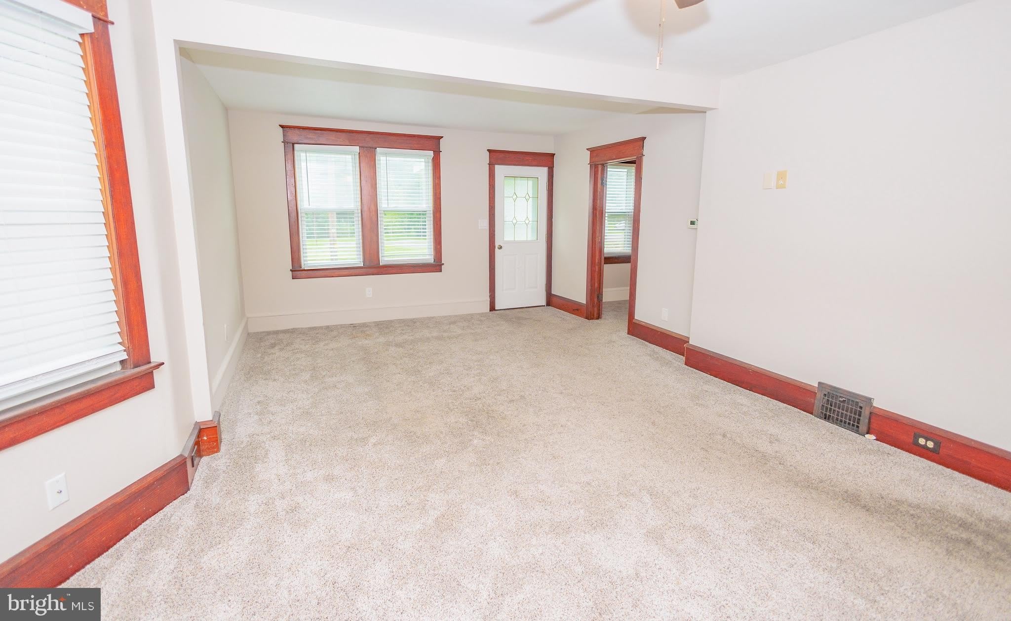 11 SEWELL Street – photo 4