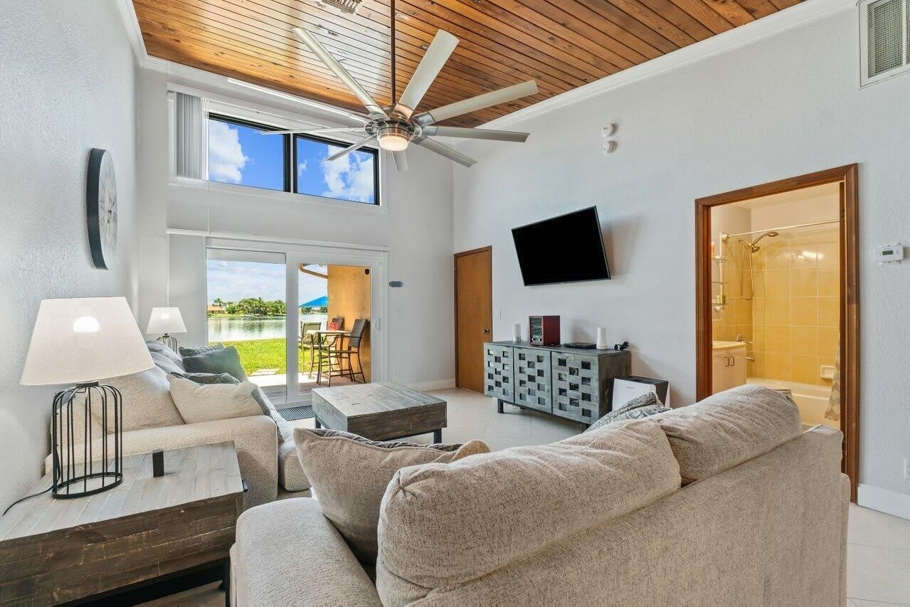 12542 Westhampton Circle – photo 1