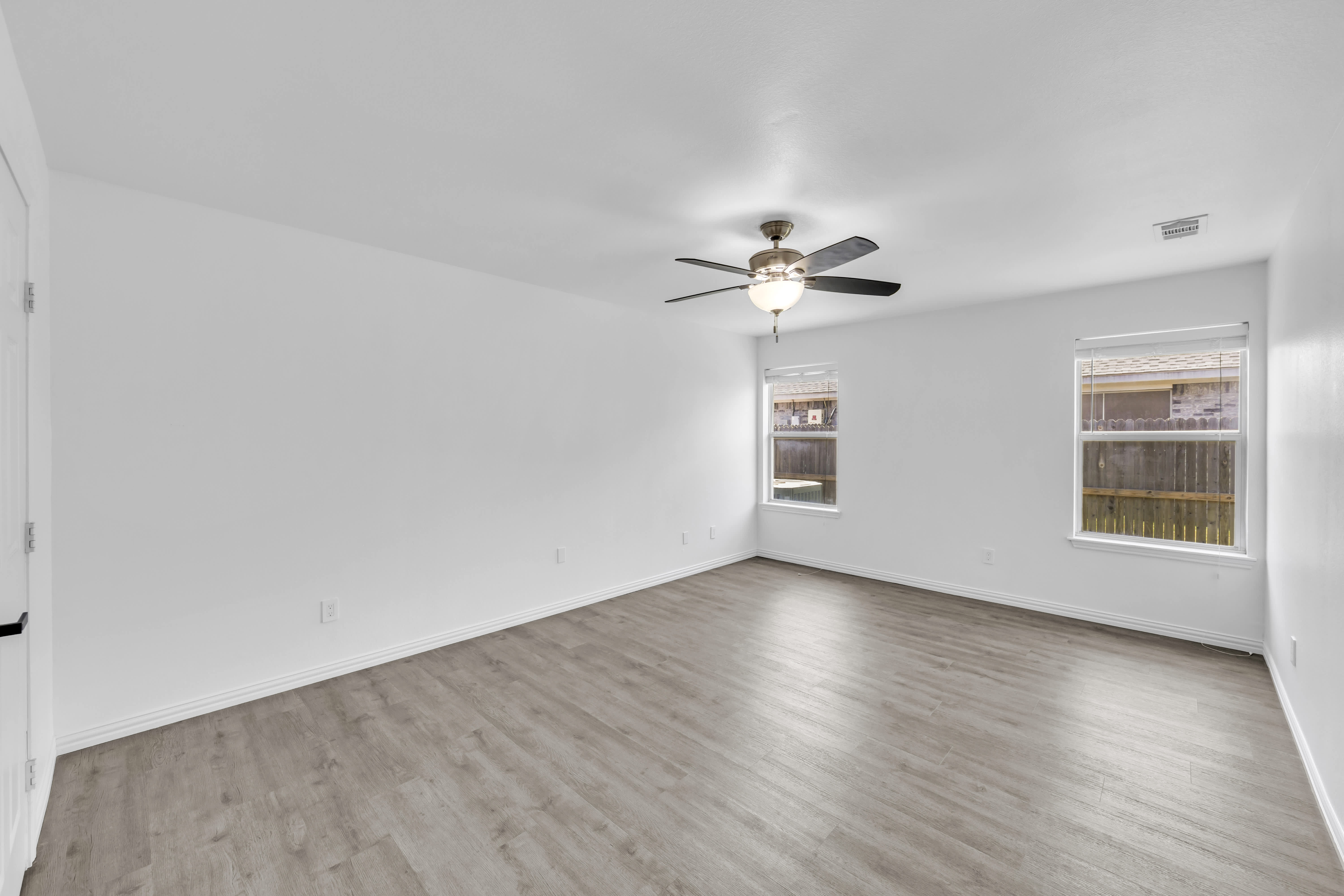 720 Mackenzi Drive – photo 5