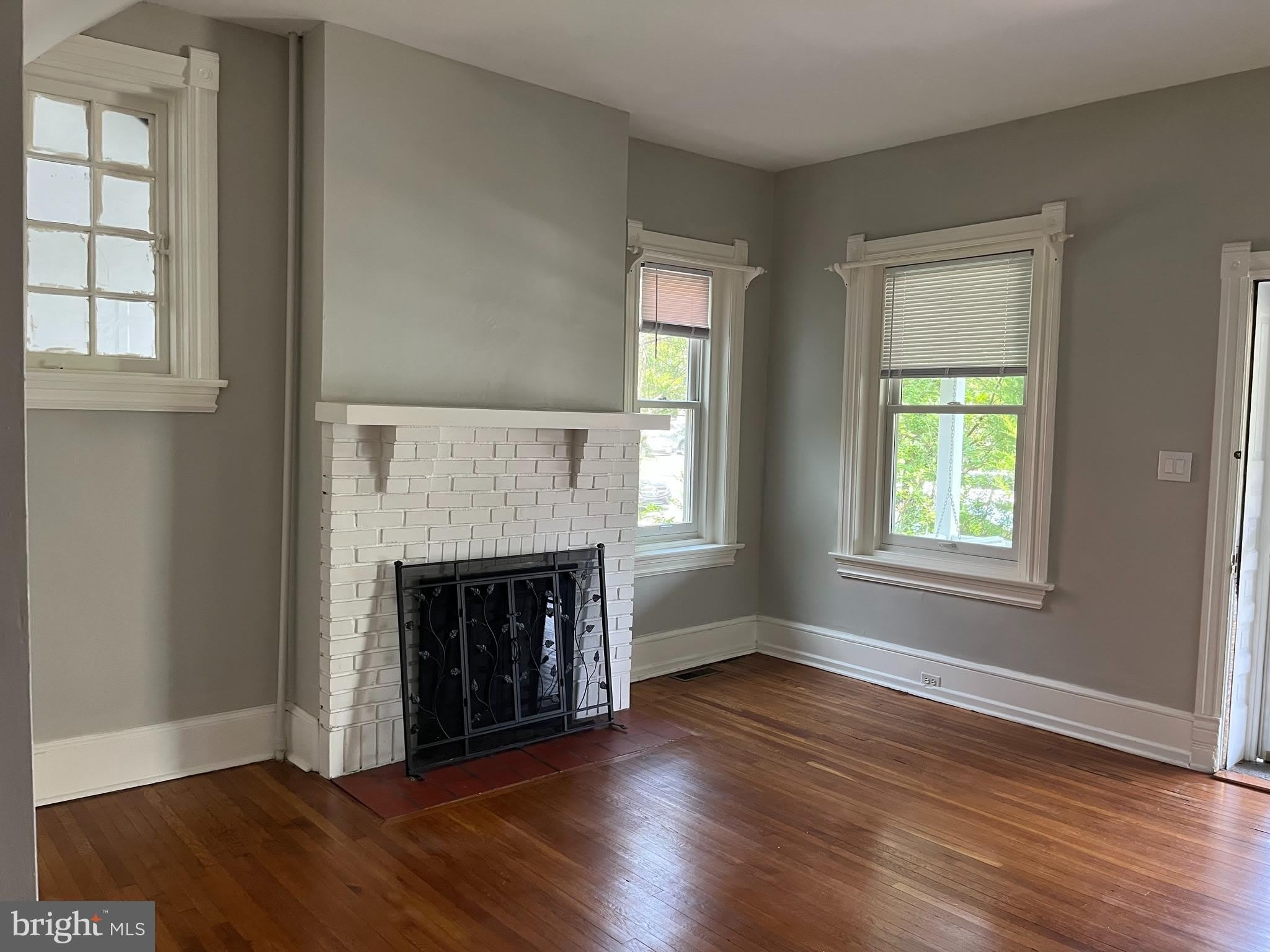 210 GRAYLING Avenue – photo 3