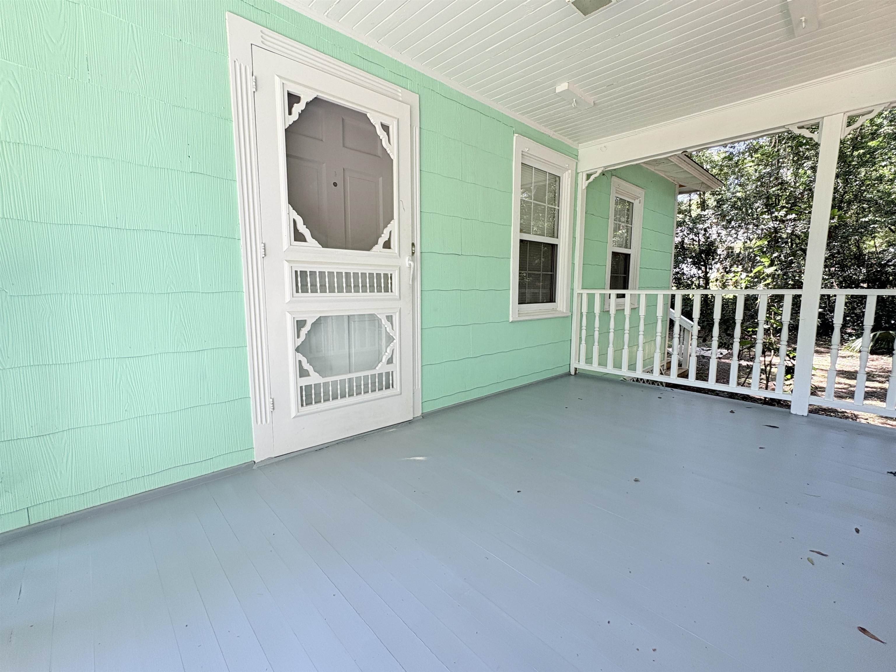606 Collins Drive – photo 3