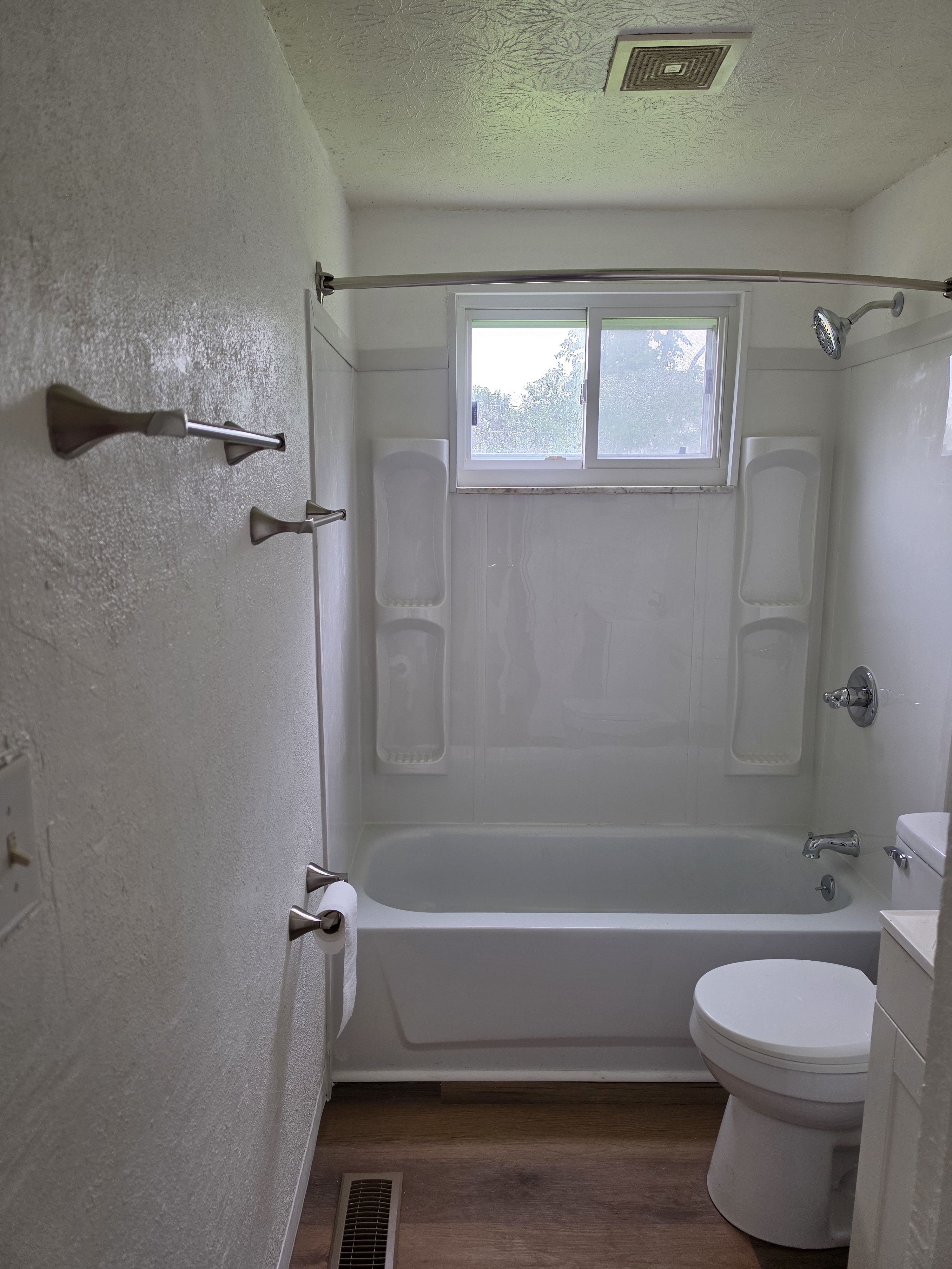 2537 Bethesda Ave – photo 4