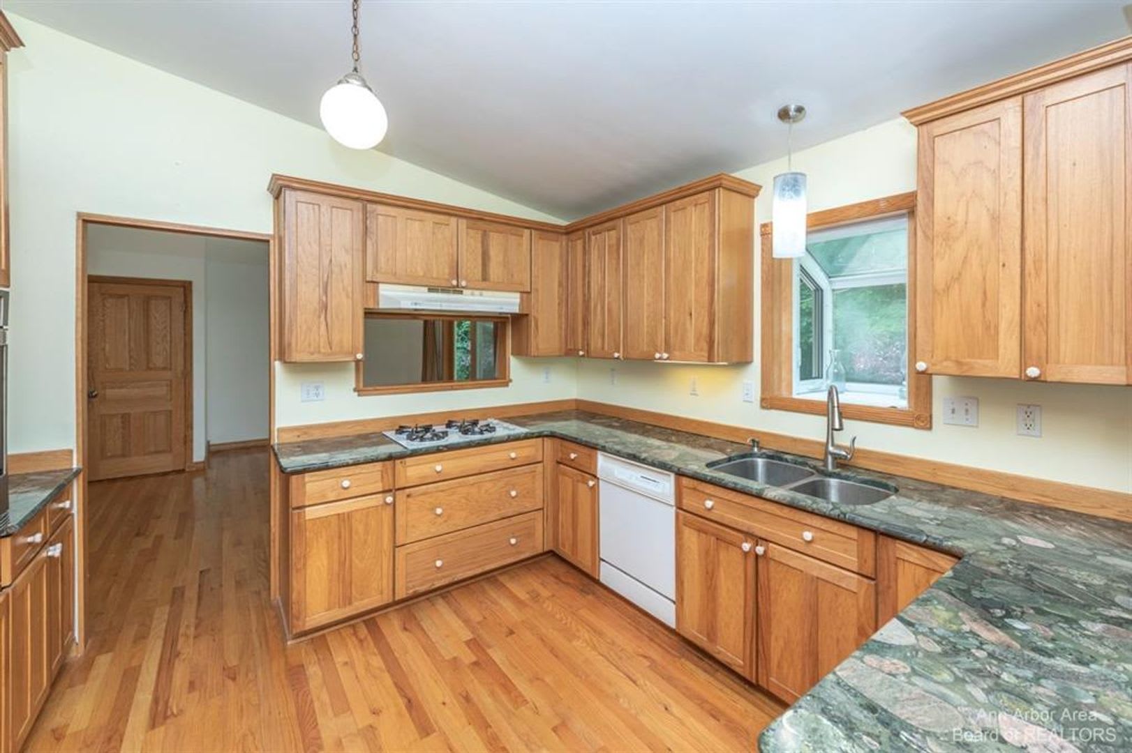 Spacious Home! – photo 4