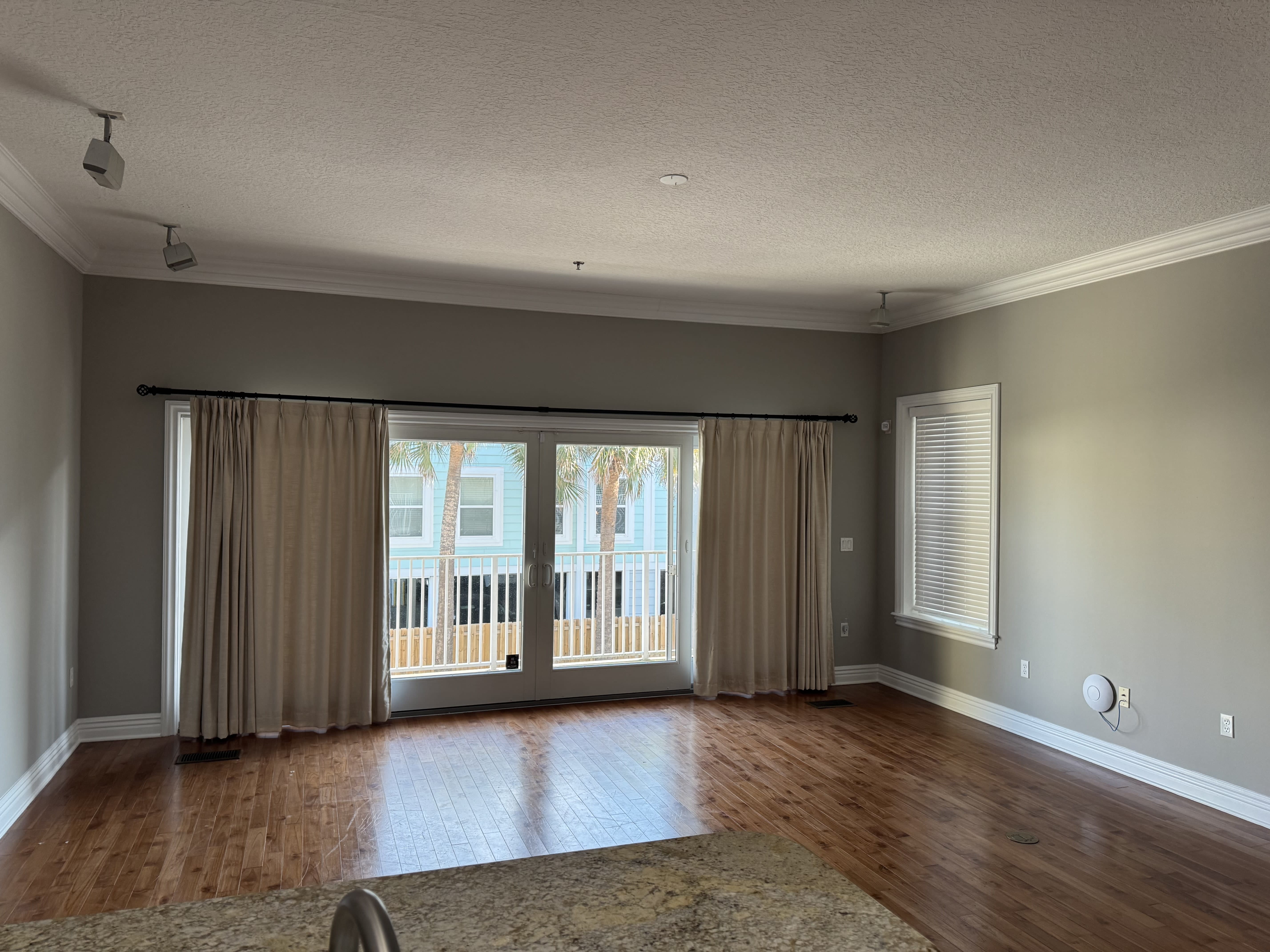 137 3rd Avenue South – photo 2