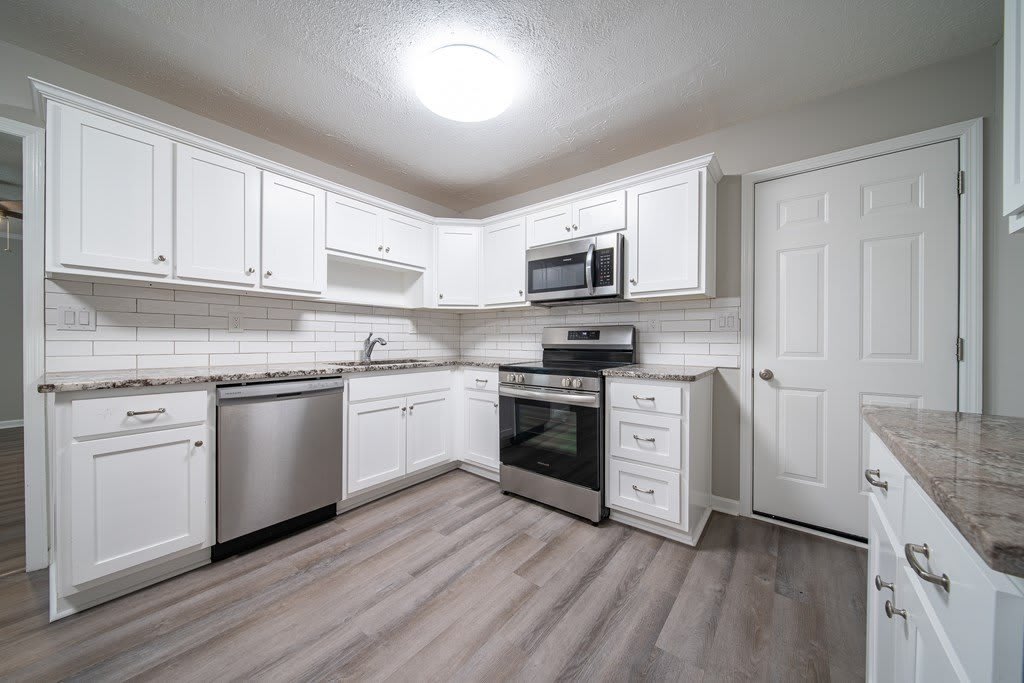 6040 Luna Drive – photo 4