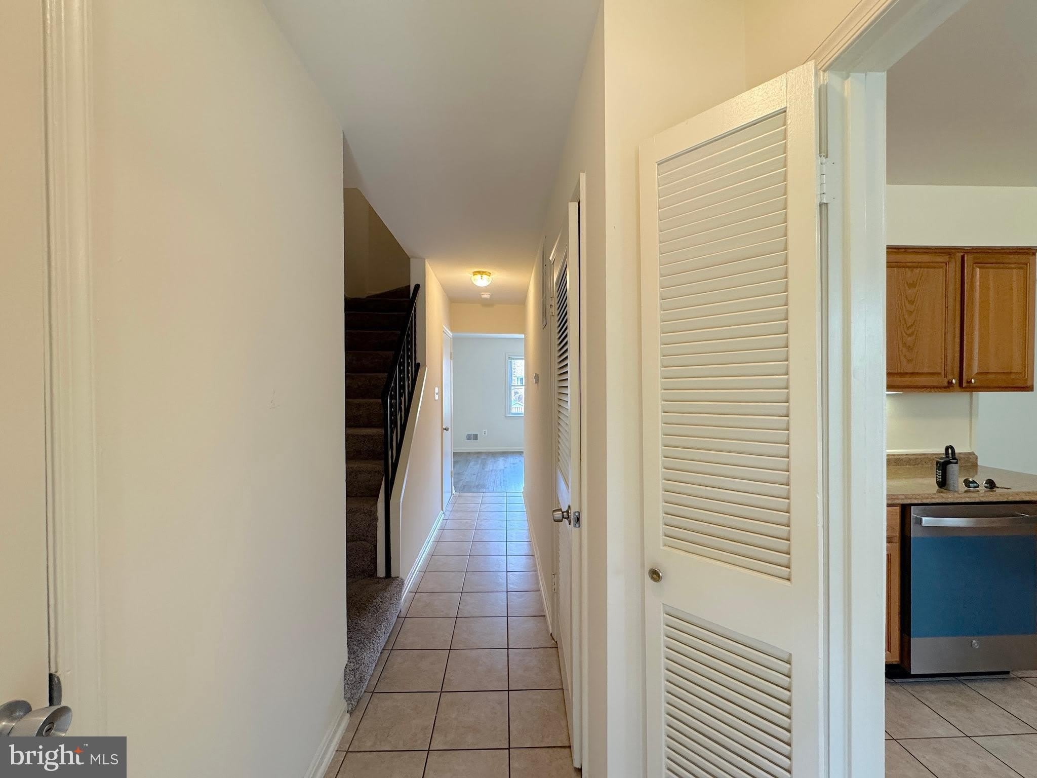 4104 SIDEBURN Road – photo 2