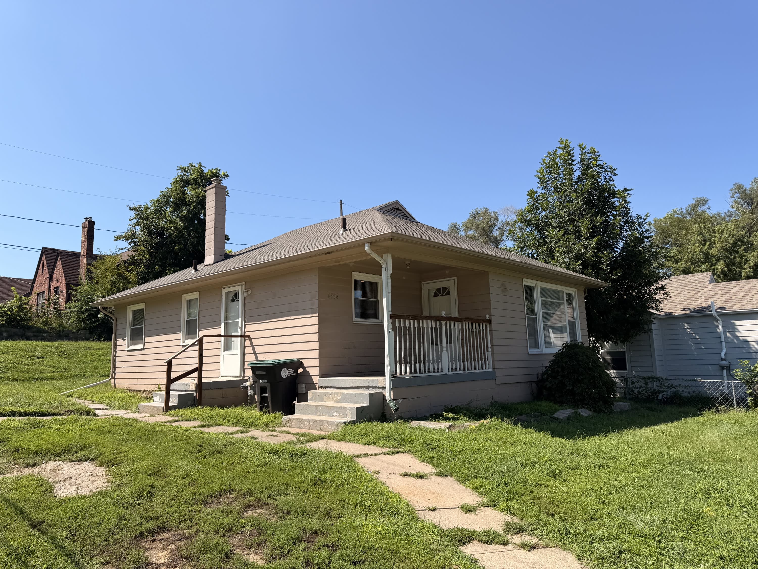 6504 N 33rd – photo 2
