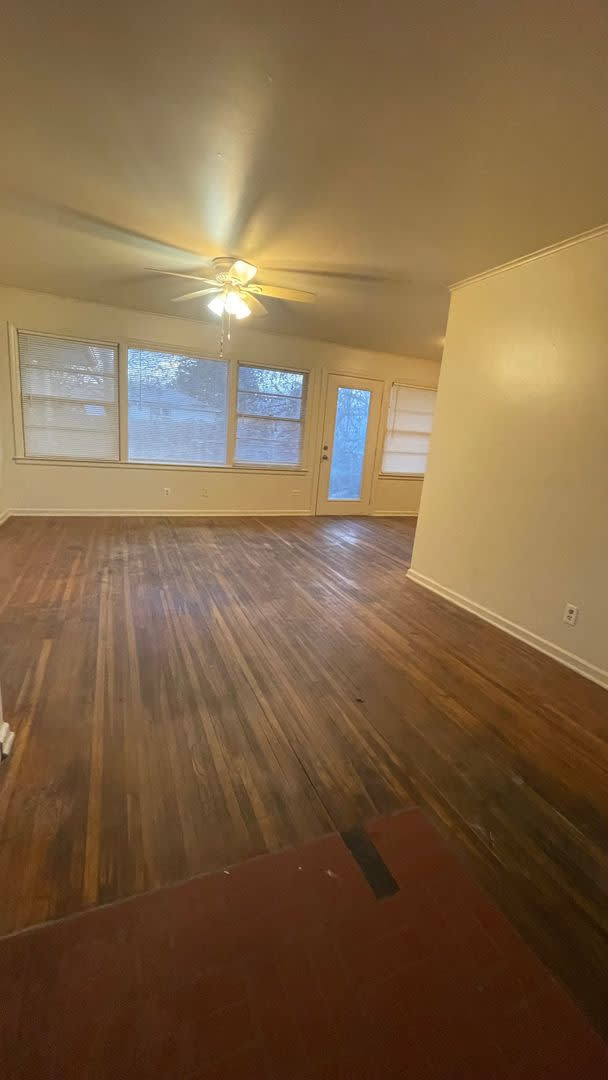3 Bd 1 Ba Bungalow w/ hardwood – photo 5