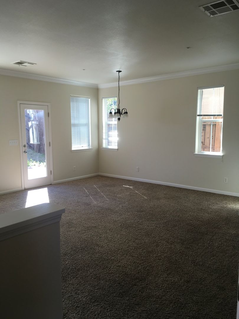 3 Bedroom in Shasta View Gardens – photo 3