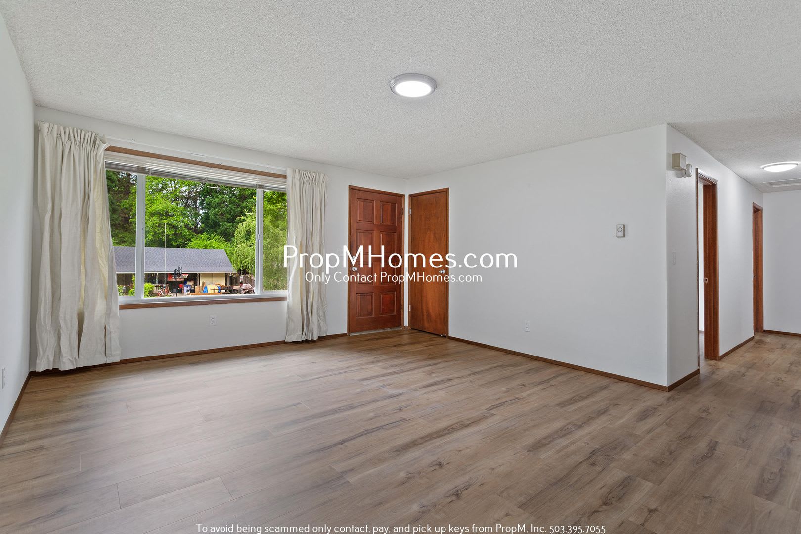 Updated 3 Bedroom Home In Aloha Large Fenced Yard – photo 3