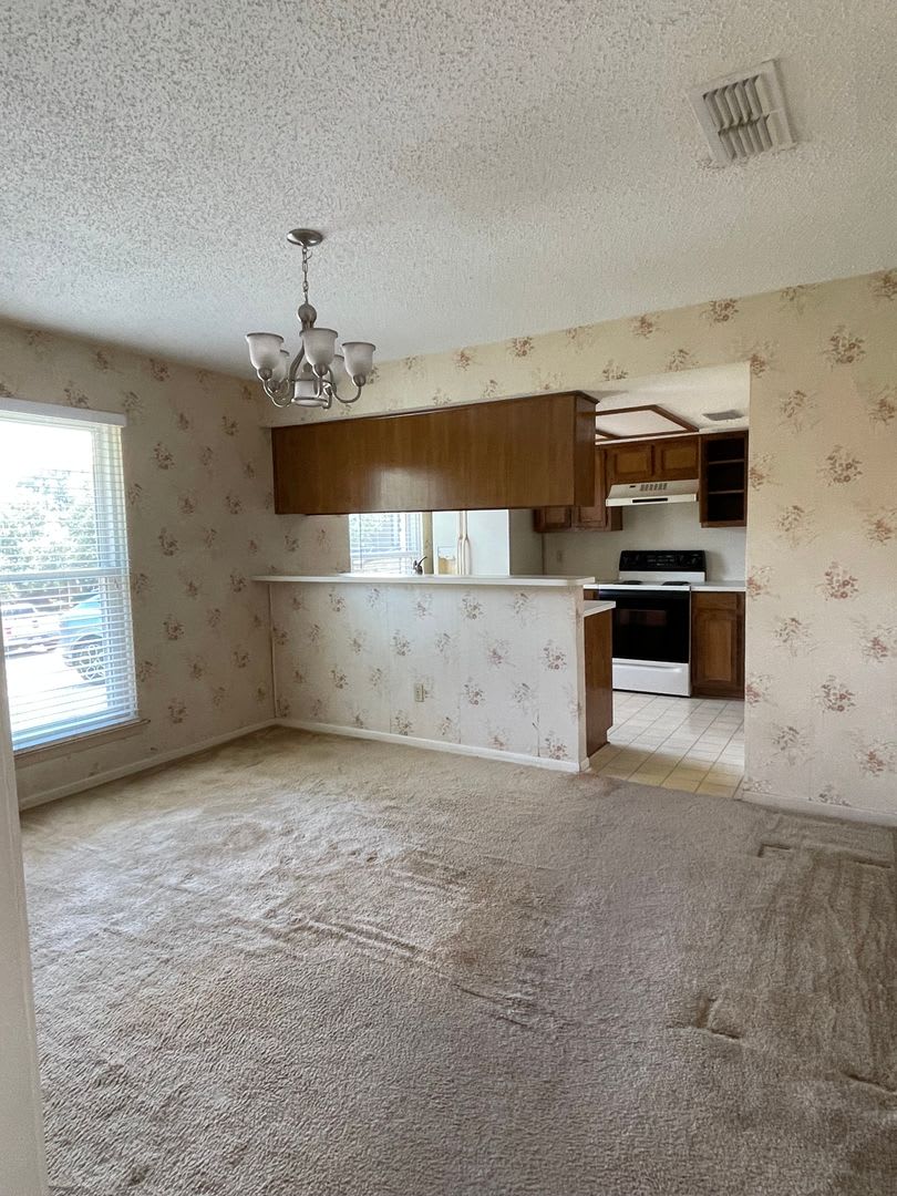 4 bedroom, 2 bath, 2 car garage – photo 3