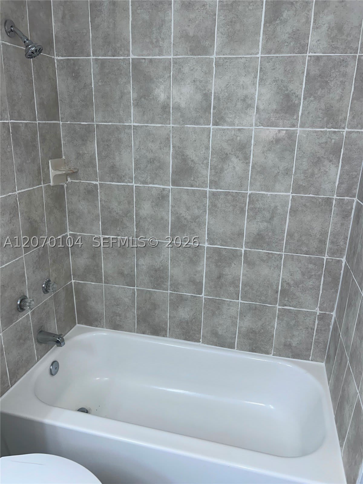 2181 Catherine Dr – photo 5