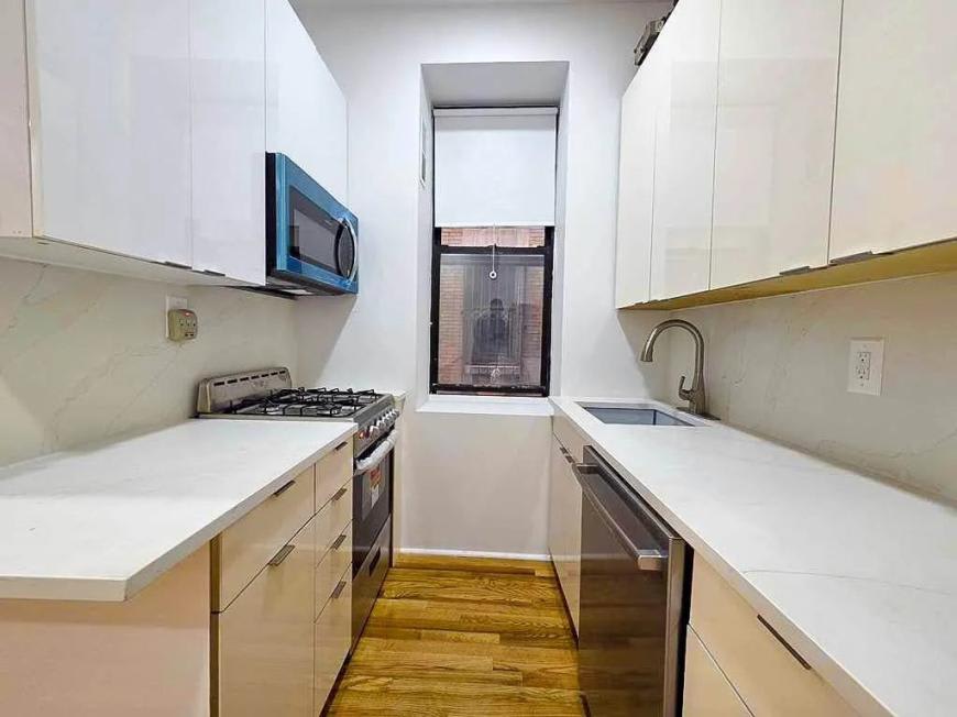 160 Wadsworth Avenue – photo 2