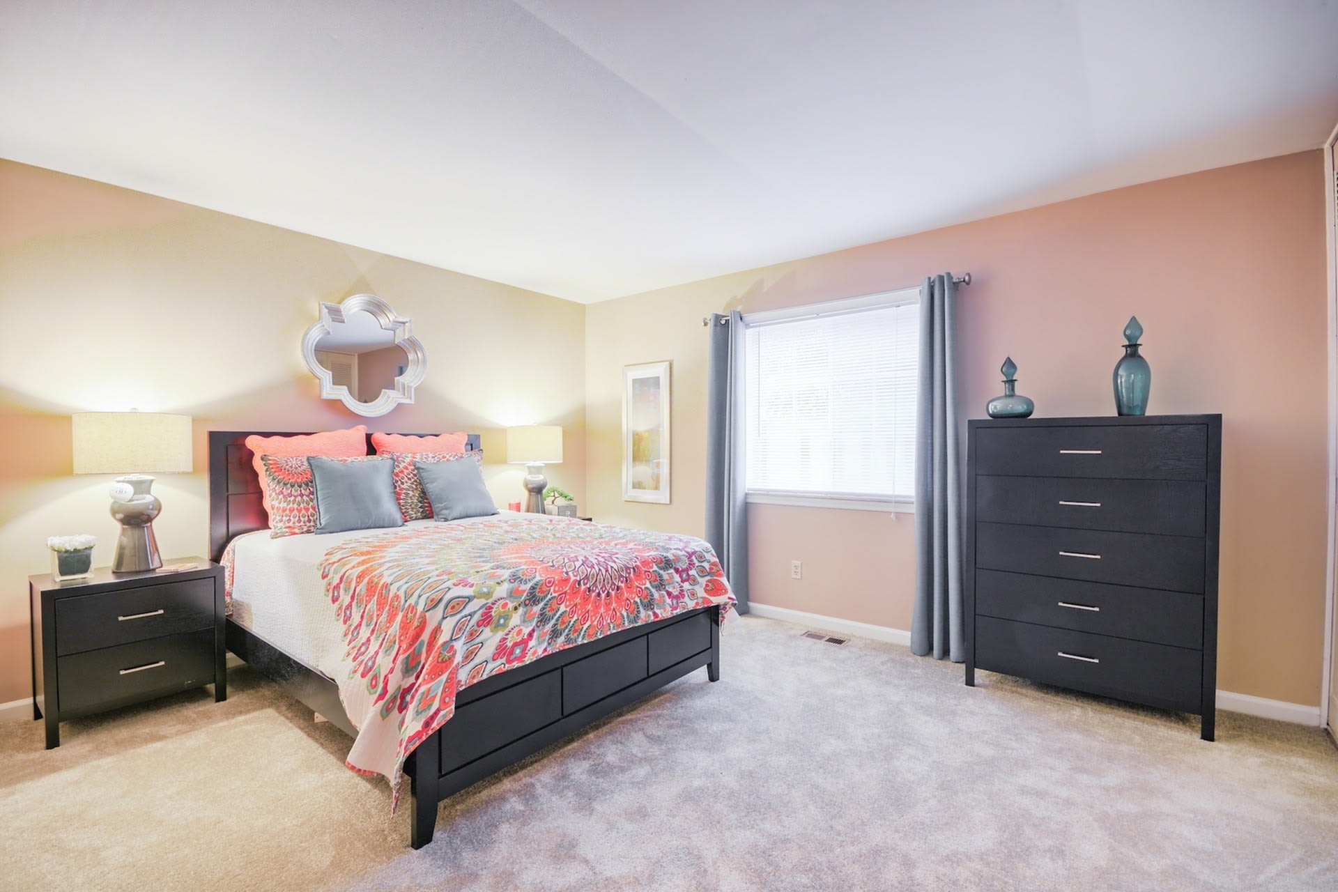 Chateau de Ville Apartments – photo 3