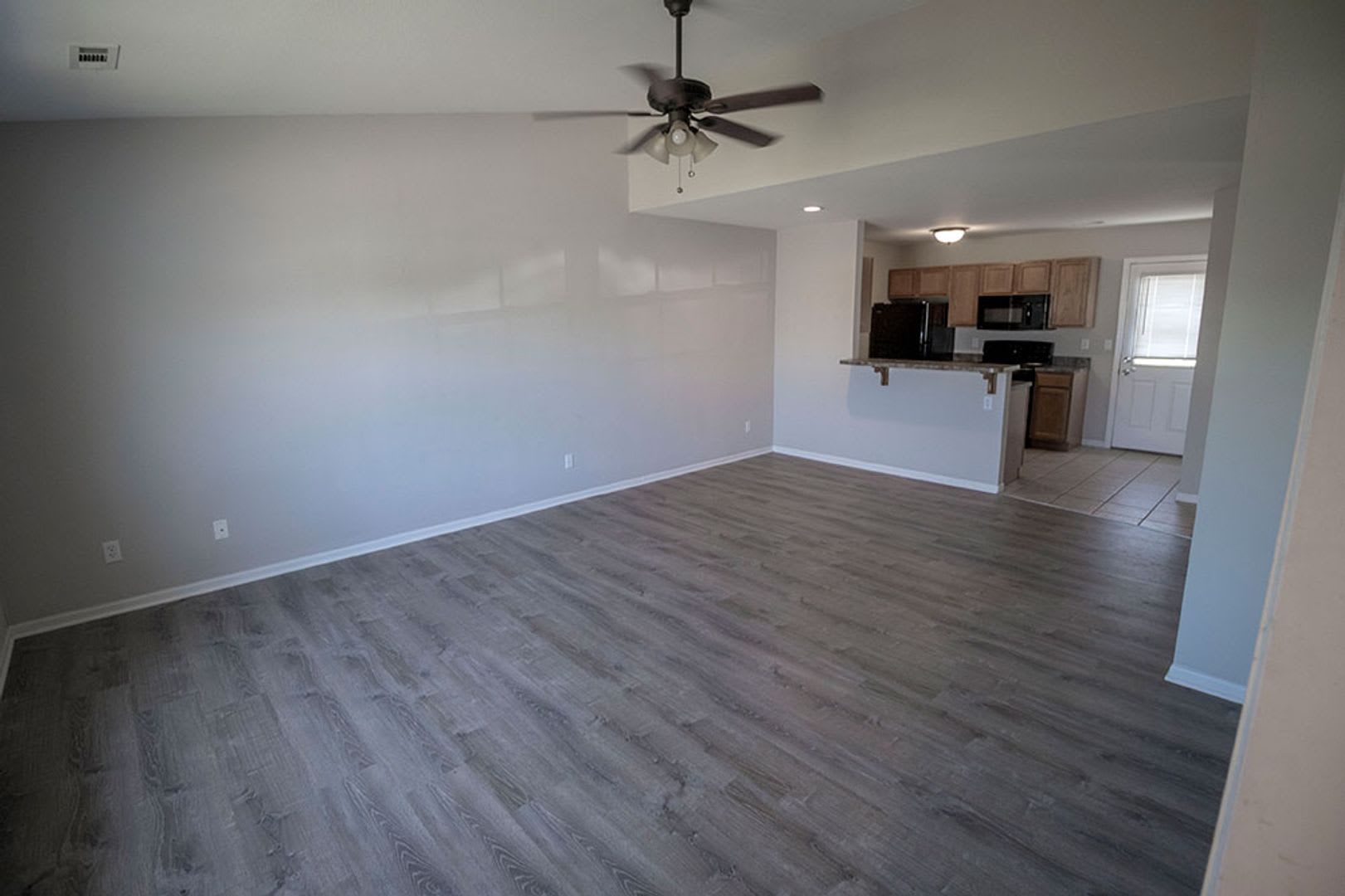 Super cute 3 bedroom – photo 2