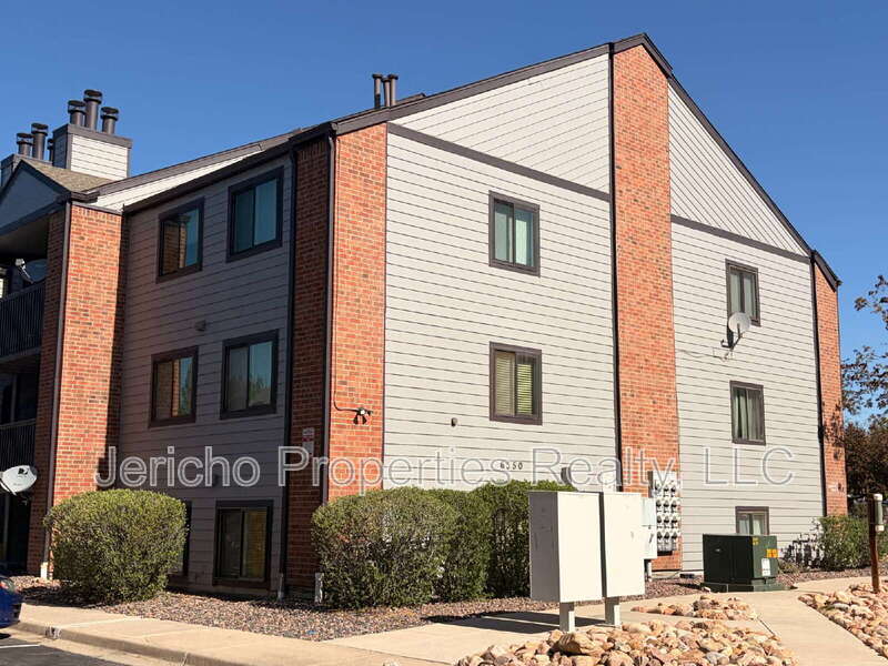 6350 Oak St – photo 2
