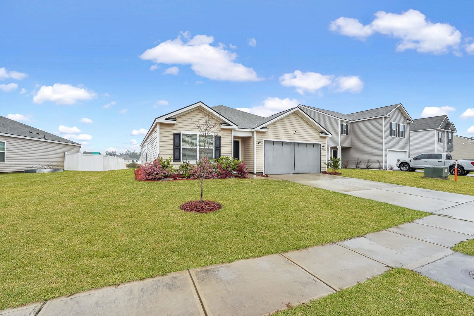 4 Bed, 2 Bath Gem in Park West! – photo 4