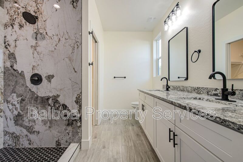 212 2nd Ave E – photo 5