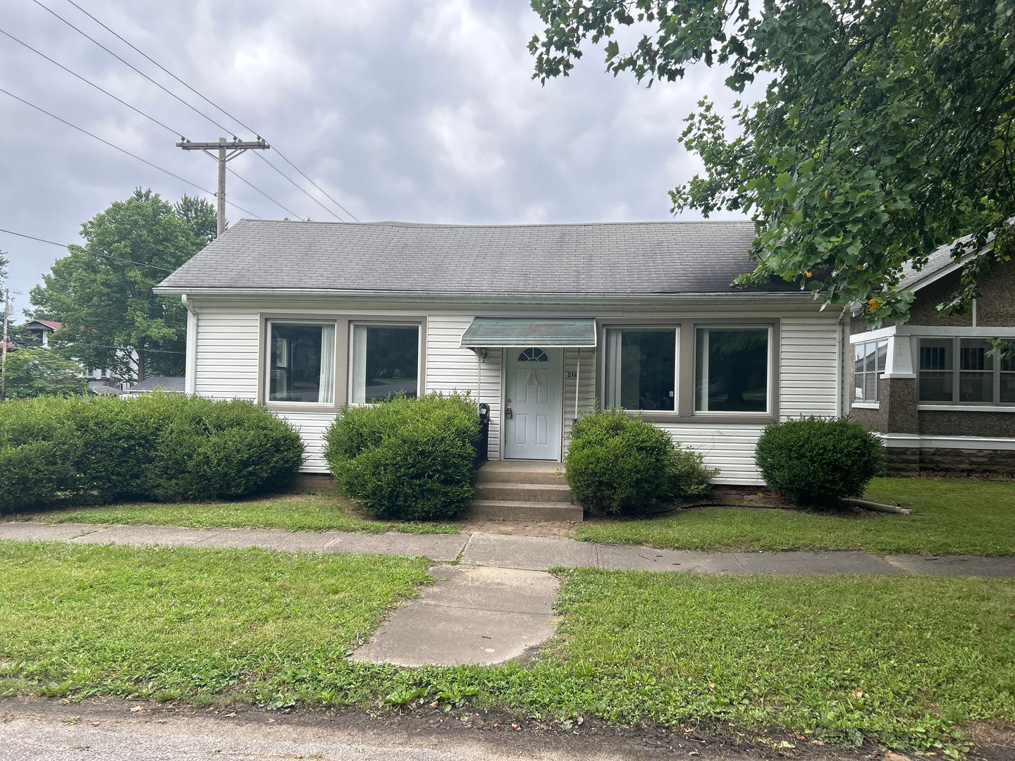 216 W High St – photo 1