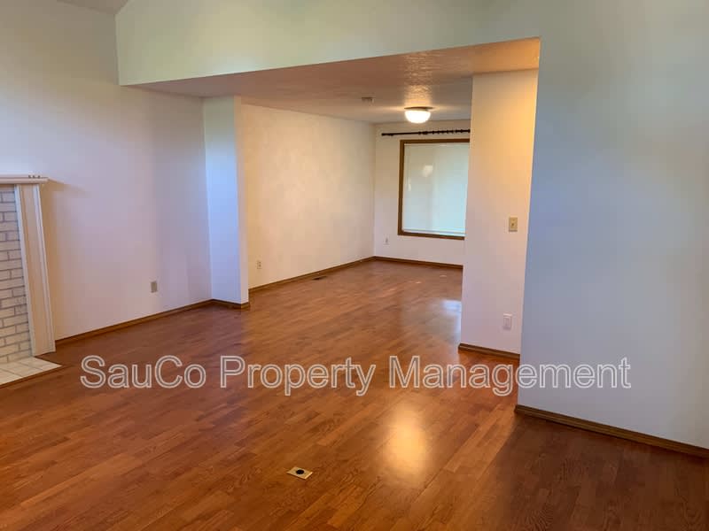 1587 NE 57th Ave – photo 3