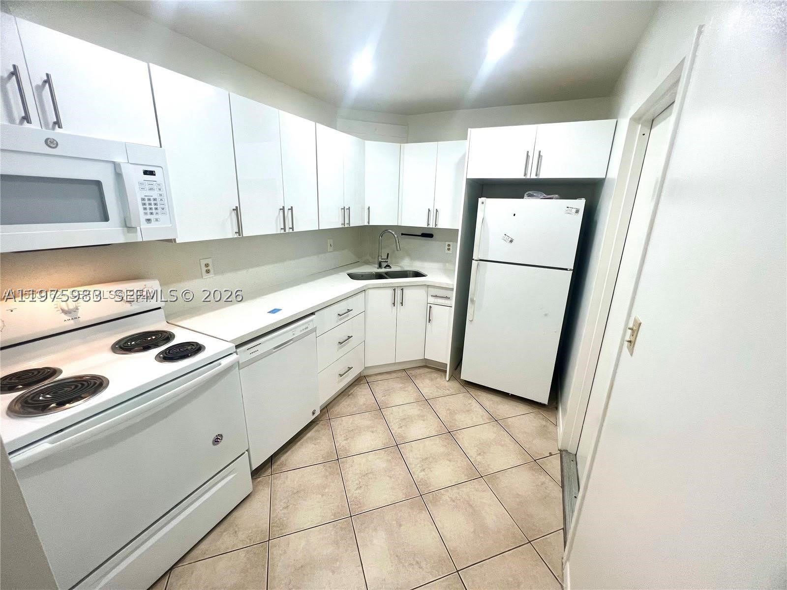3115 Oakland Shores Dr – photo 1