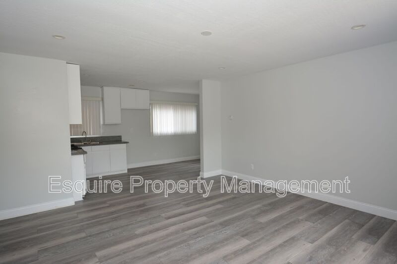 128 E. B STREET – photo 2