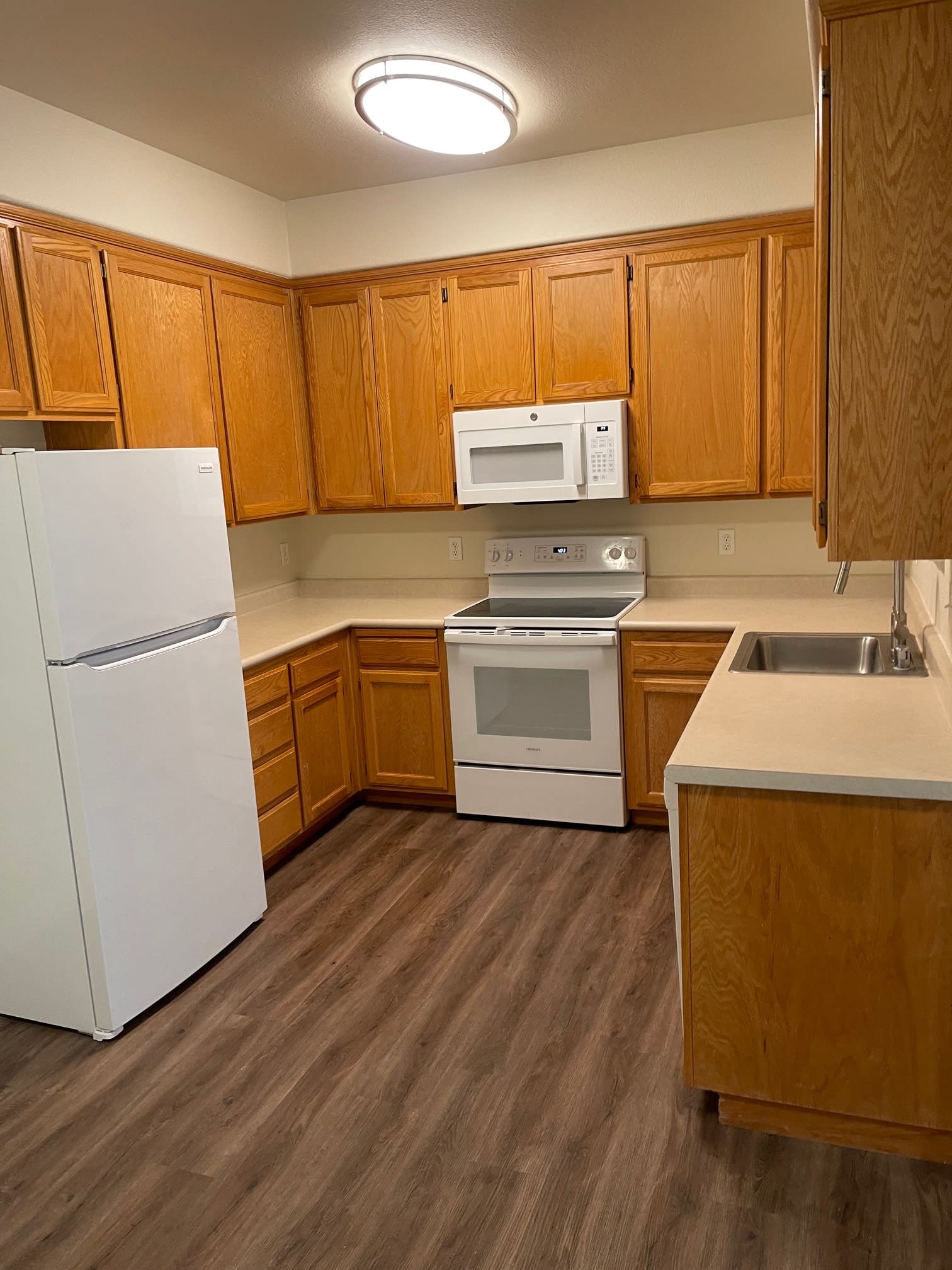 1072 Prospect Ave – photo 3