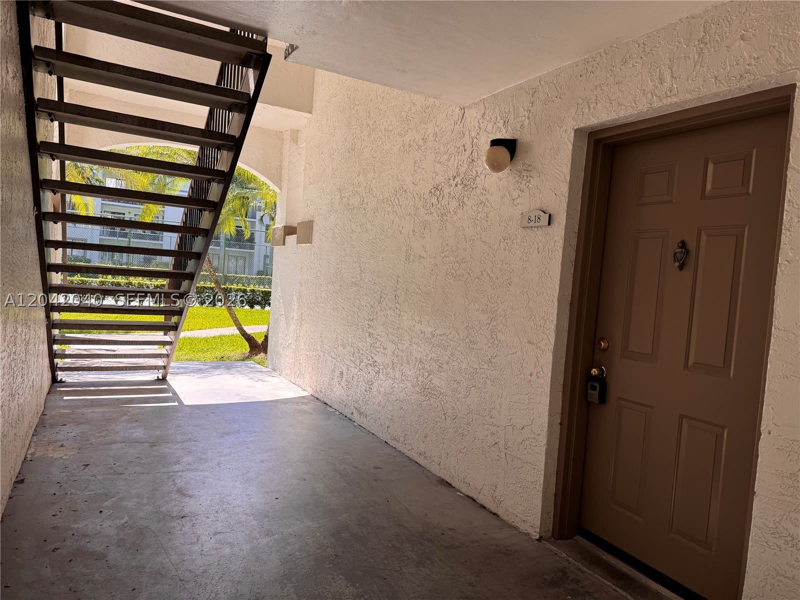 550 S Park Rd – photo 3