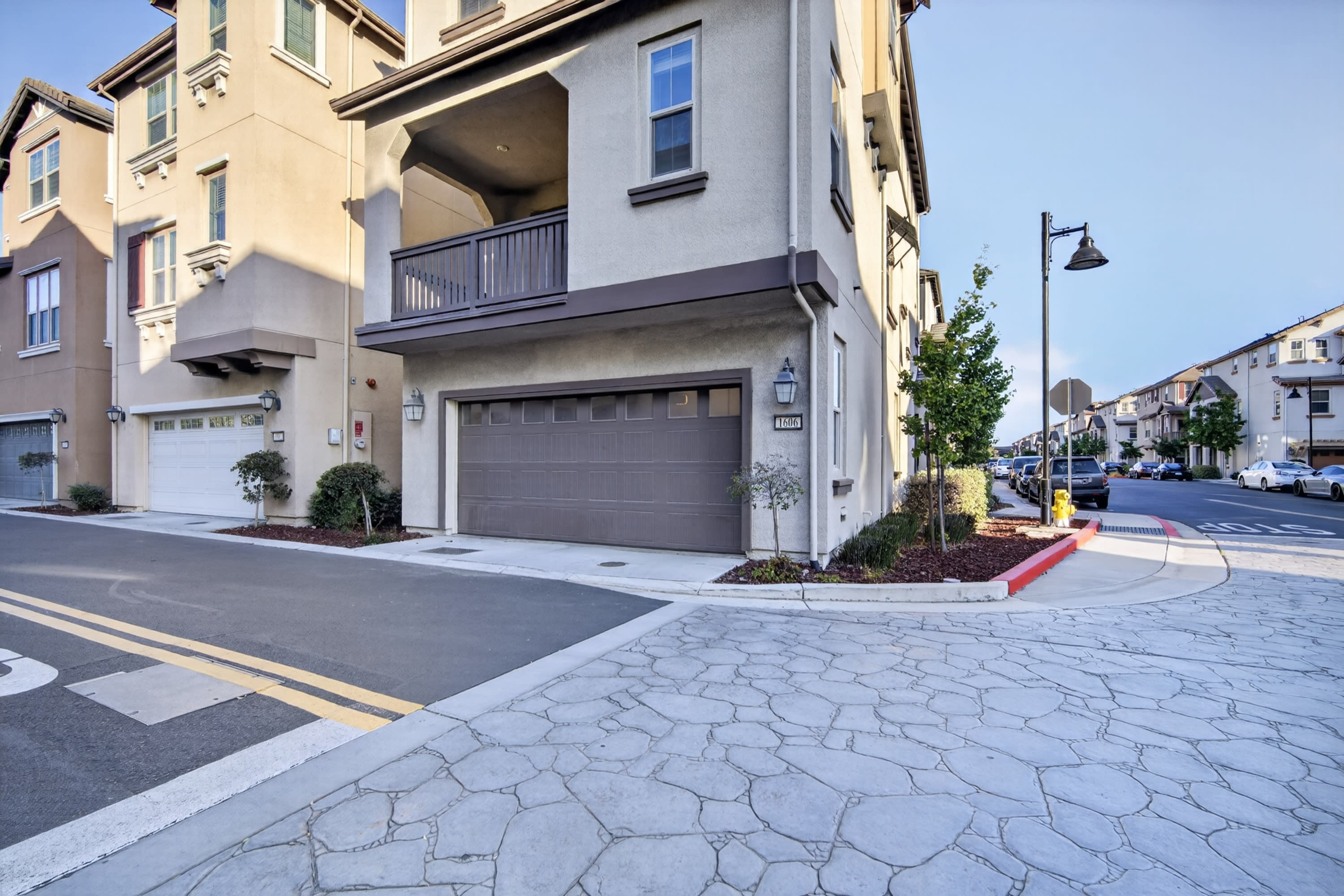 1606 Hidden Creek Lane – photo 1
