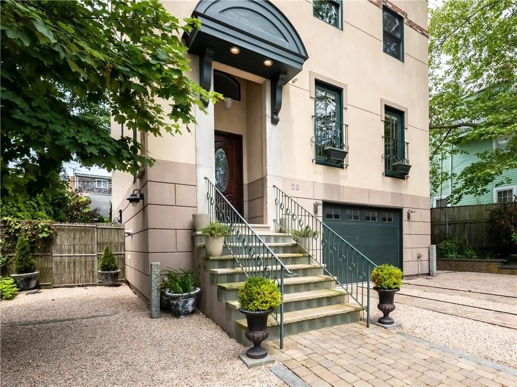 22 Young Street – photo 2