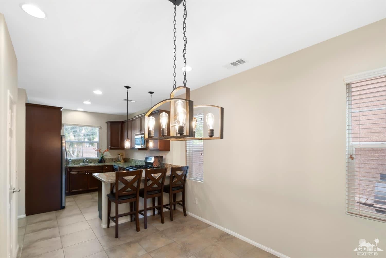 3 Beds 2.5 Baths Spanish Walk Villa Palm Desert – photo 3