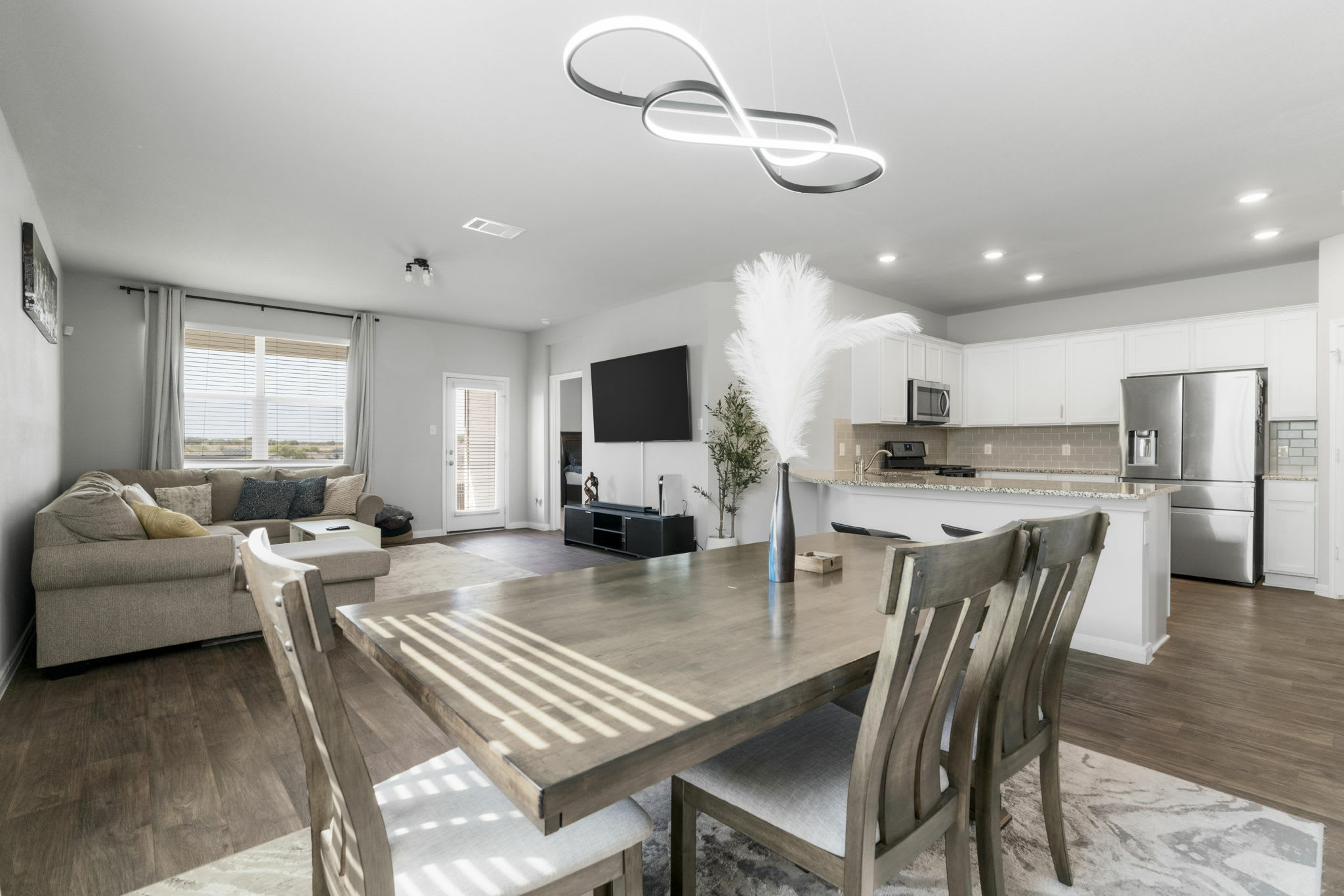 212 Apache Plum Drive – photo 2