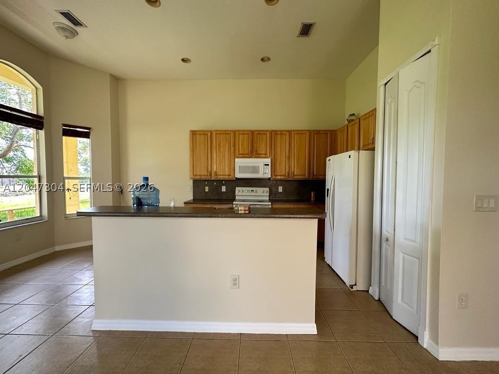 1926 Ne 3Rd Ct – photo 3