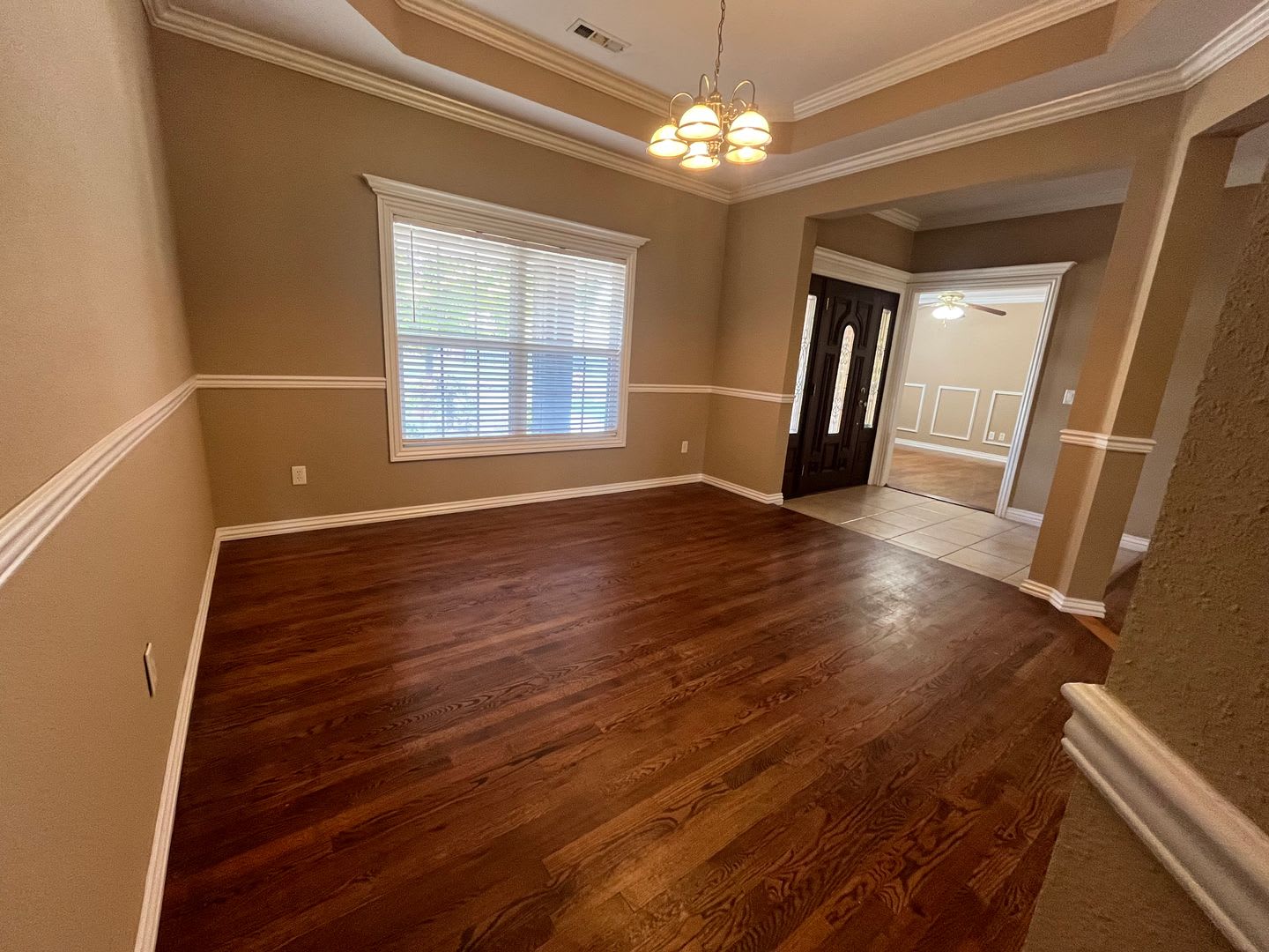 Bentonville 4 bedroom 3 car garage home near trails & Bentonville Square! – photo 5