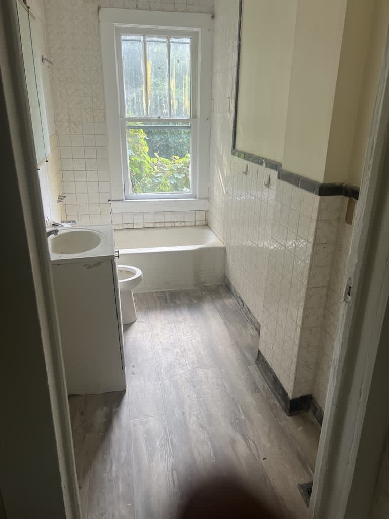 535 Richmond Ave – photo 3